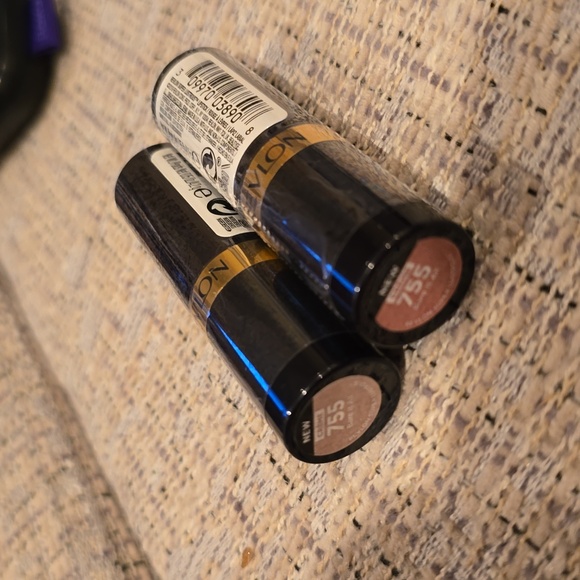 REVLON BRAND WOMEN'S SUPER LUSTROUS LIPSTICK BUNDLE OF 2 - Picture 4 of 7